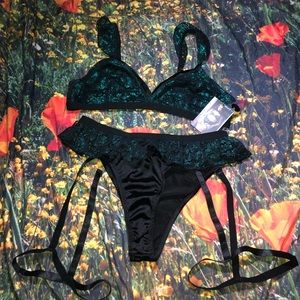 Plus size lingerie set